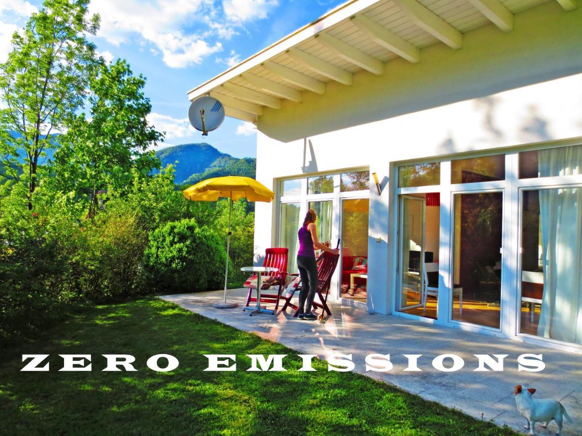 Grünes Ferienhaus Flores: Central Oasis with Zero Emissions Bad Ischl Exterior photo